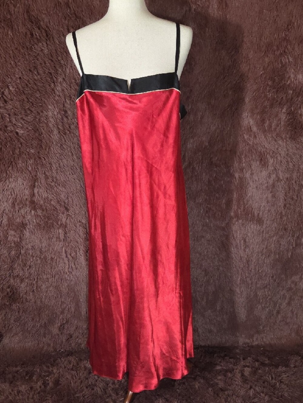 Jones New York Red Satin Long Robe and Gown - Picture 8 of 11